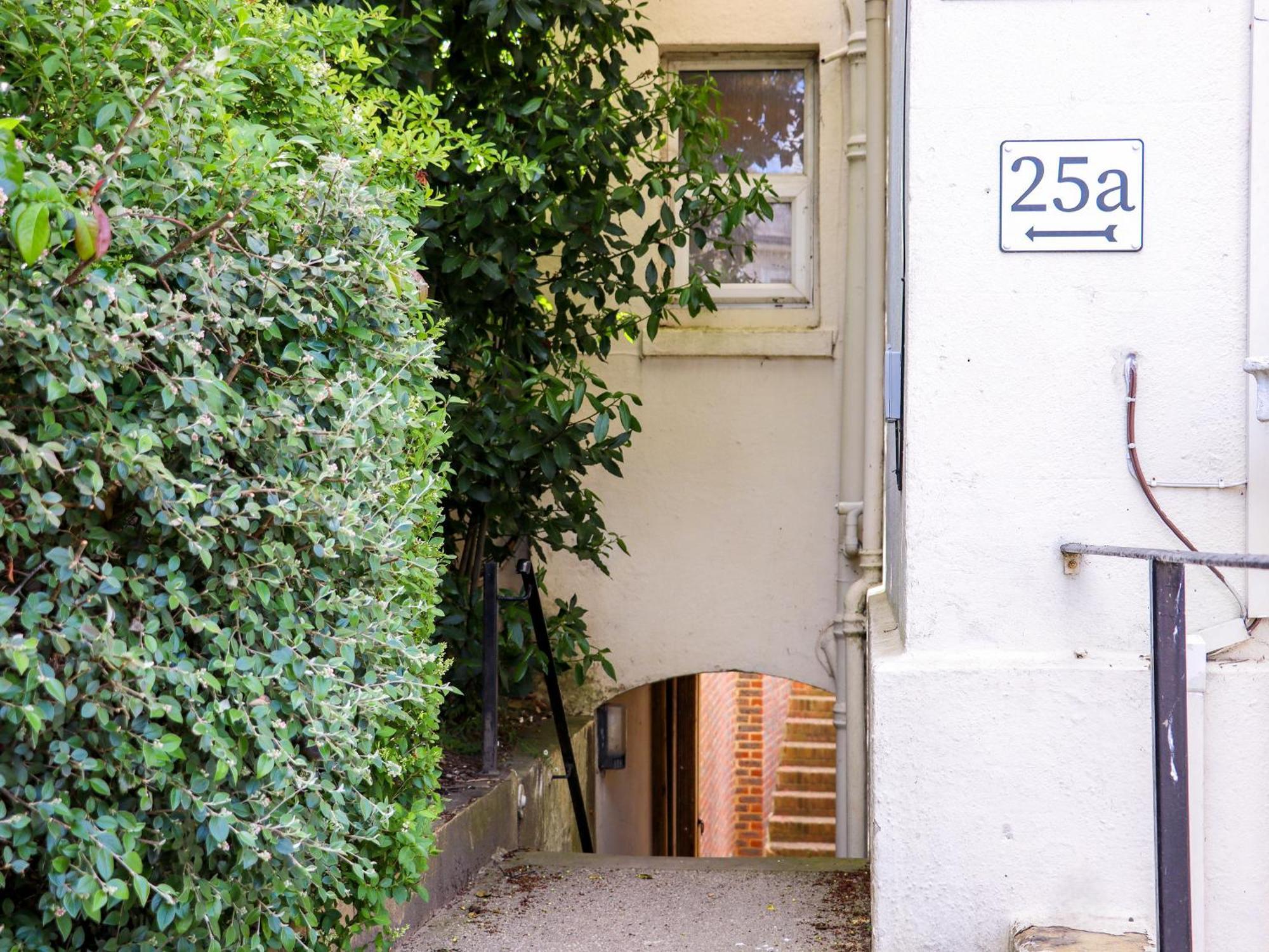 Grosvenor Abode Apartment Royal Tunbridge Wells Exterior photo